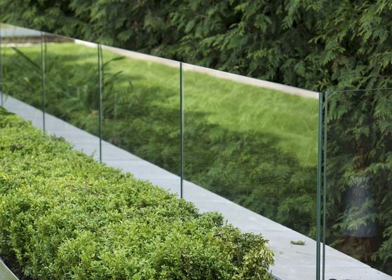 Balustrady z podwójnymi szybami Szkło bezpieczne laminowane o grubości 5 mm
