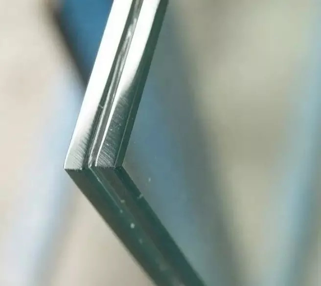 Potrójnie laminowane szkło hartowane o niskiej zawartości żelaza do ściany budynku 6,38 mm 10,38 mm